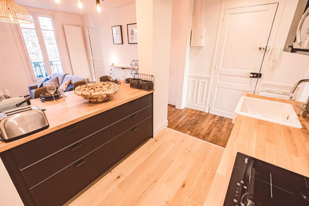 Charme De L'Ancien Pour Cet Appartement Entierement Renove Dans L'Hypercentre De Reims Exterior photo