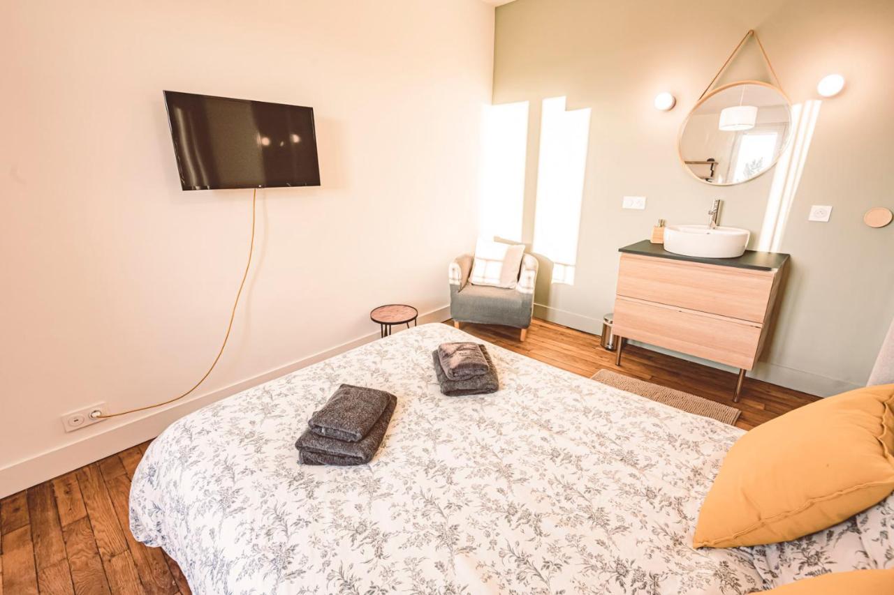 Charme De L'Ancien Pour Cet Appartement Entierement Renove Dans L'Hypercentre De Reims Exterior photo