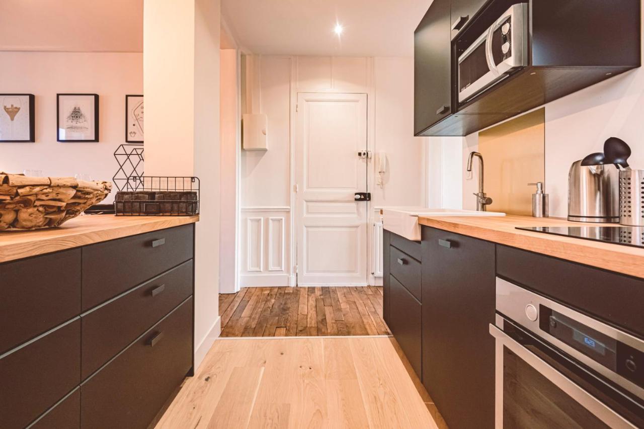 Charme De L'Ancien Pour Cet Appartement Entierement Renove Dans L'Hypercentre De Reims Exterior photo